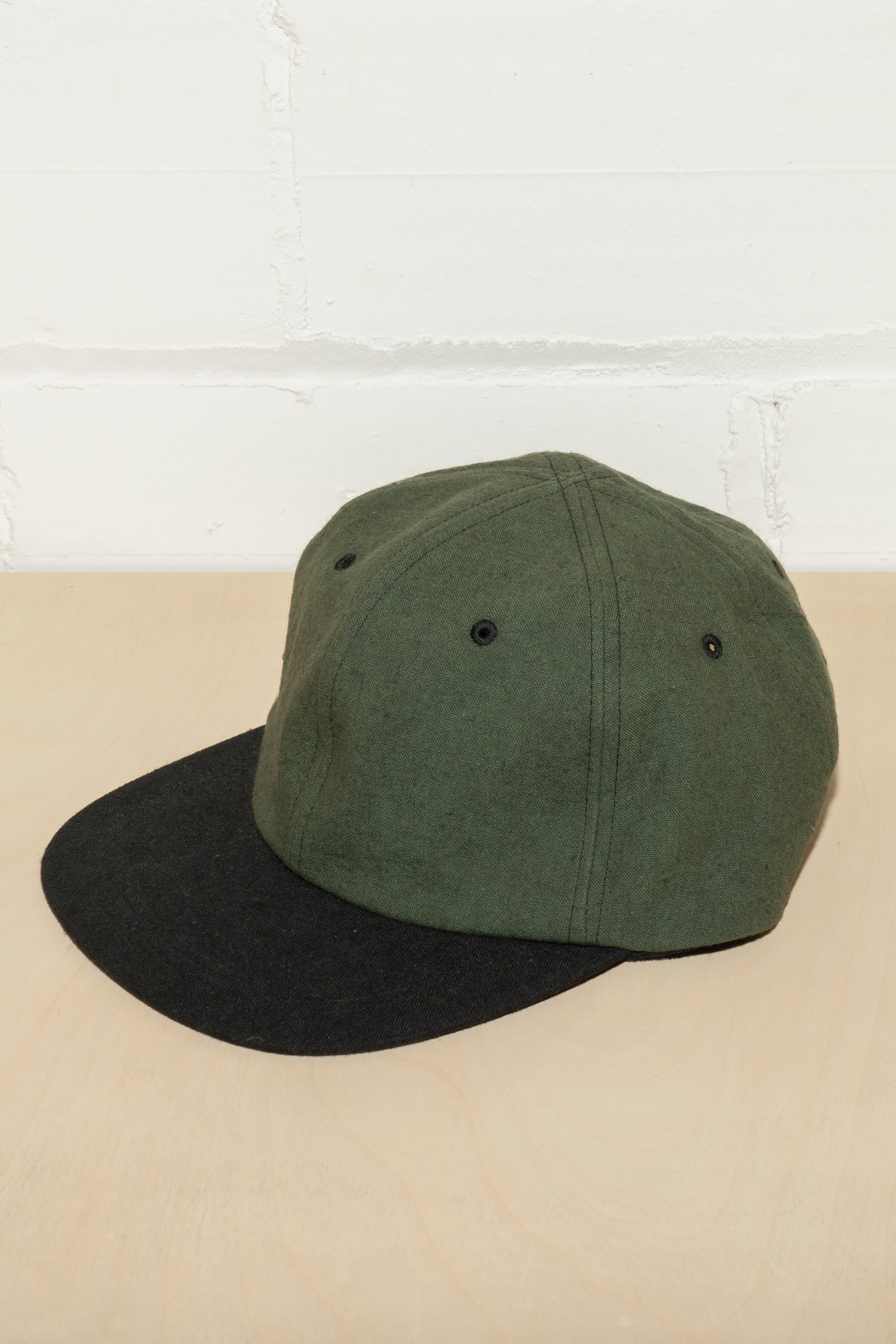 JHAKX - HEMP HAT IN GREEN AND BLACK