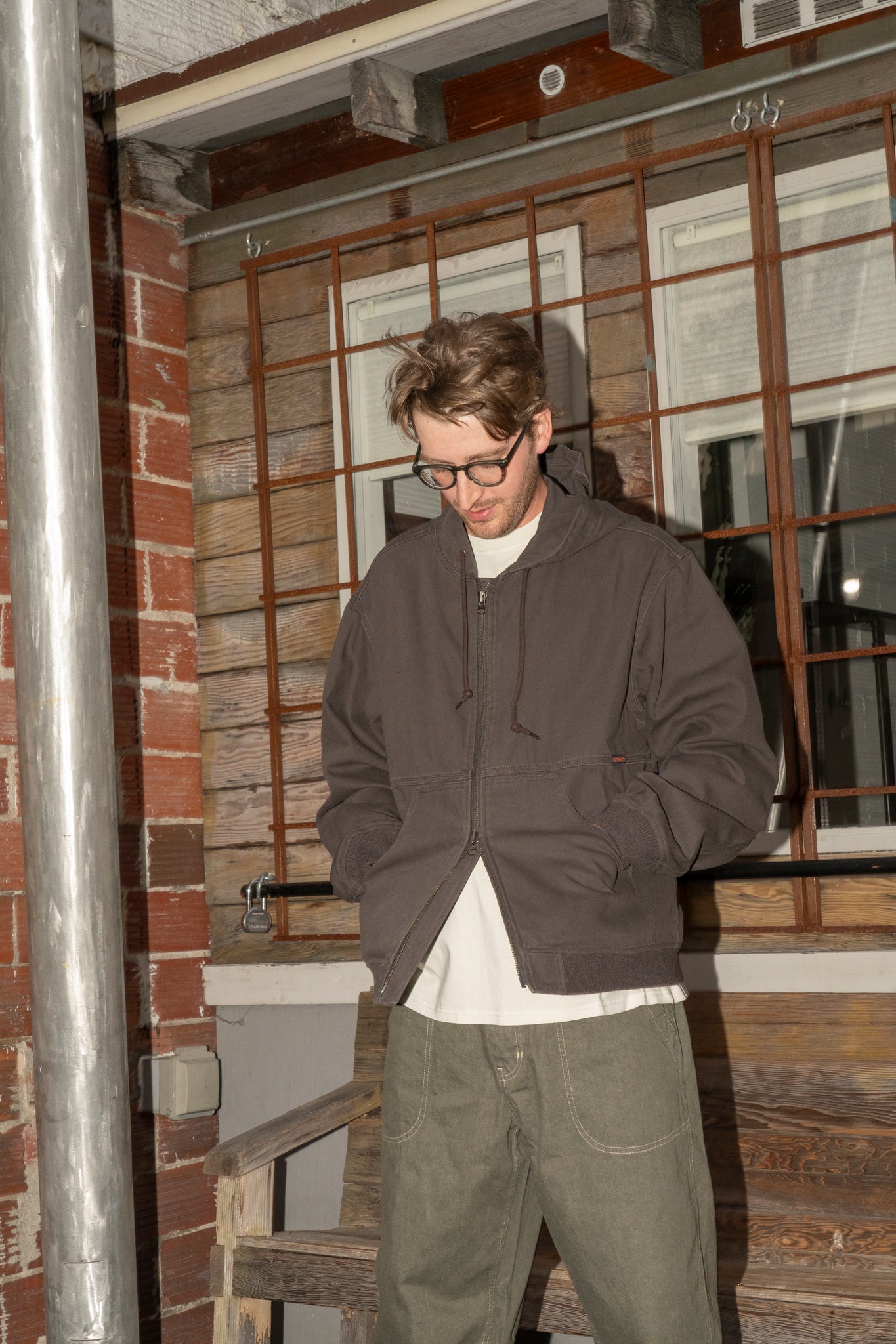 GRAMICCI - EL CAP HOODED JACKET IN UMBER