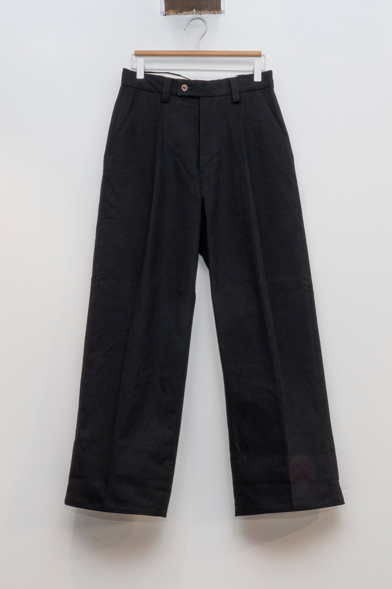 RICE NINE TEN - LOOSE FIT TROUSERS IN BLACK