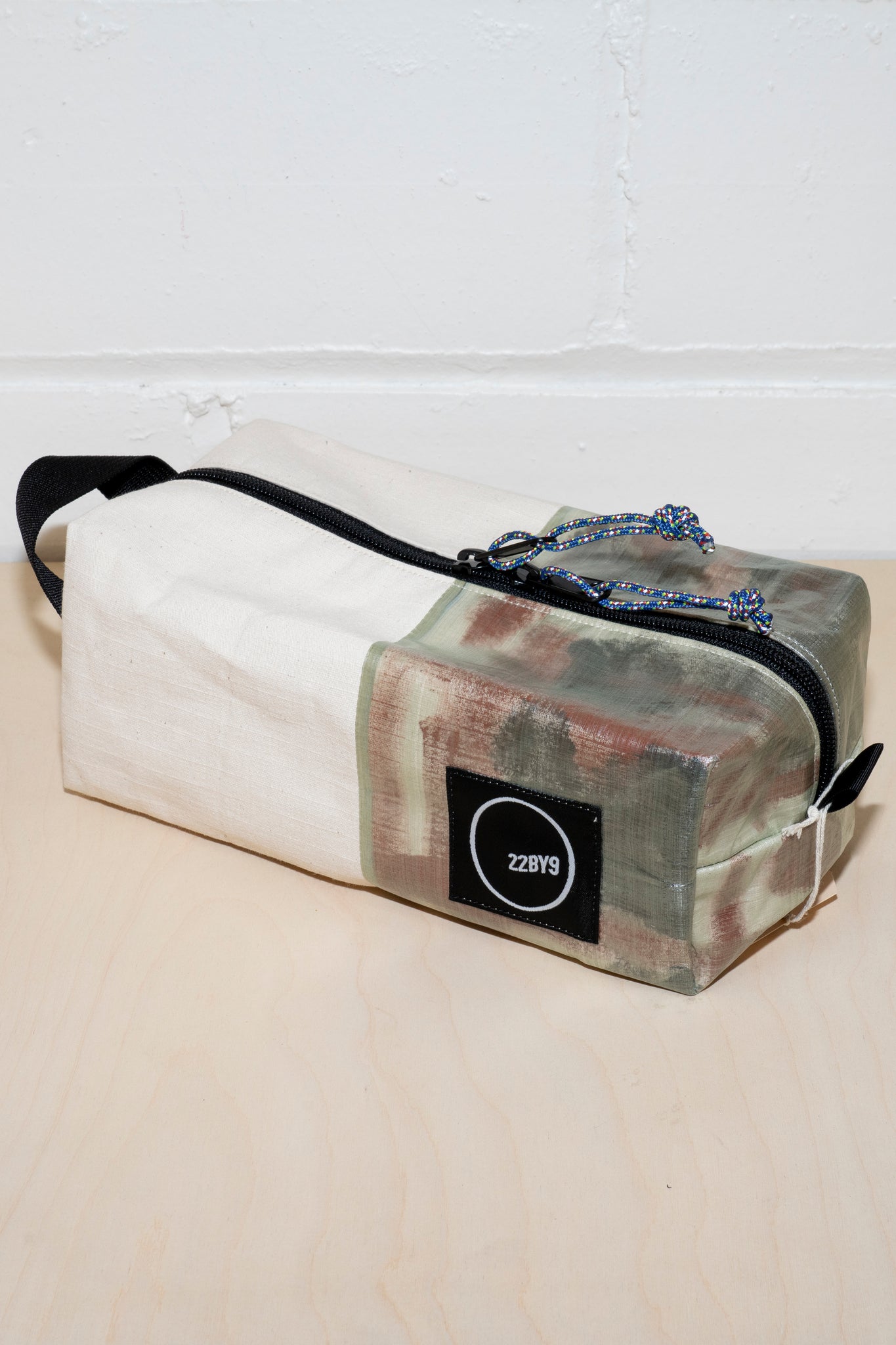 22BY9 - "FINE WORK" DOPP KIT 13