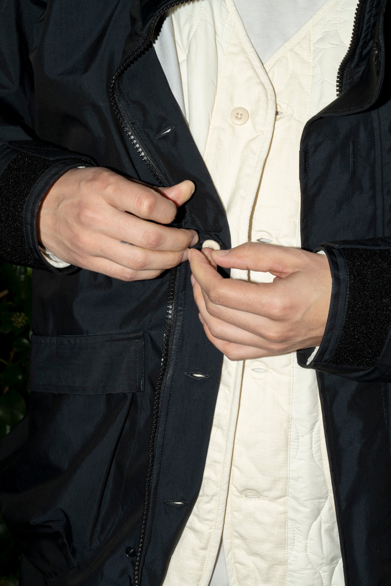 EARTH\STUDIES - SU-103 CARAPACE JACKET IN SLATE