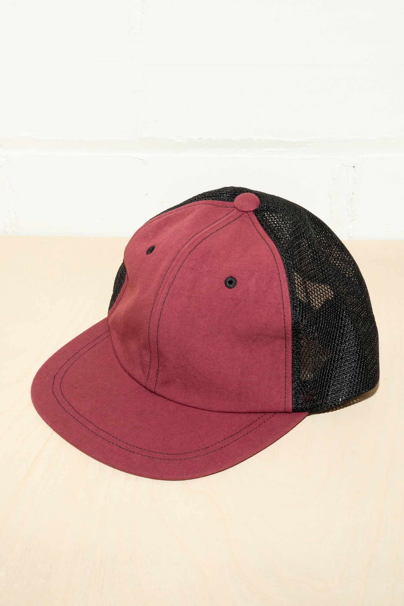 JHAKX - MESH HAT IN WINE