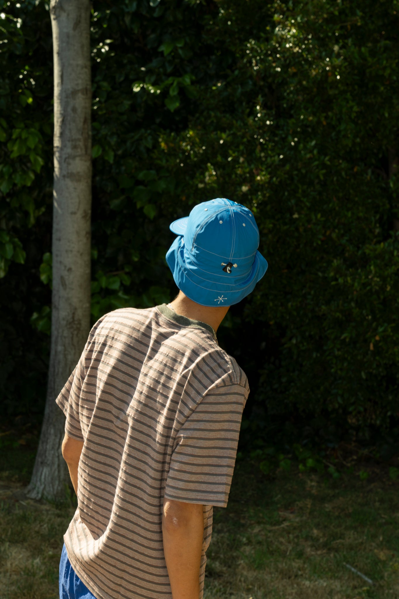 DEVELOPMENT BY NOROLL - UNEVENNESS S/S TEE IN GREY/RED