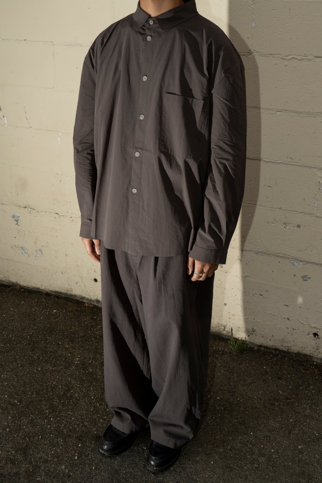 SATTA - BULB PANT IN CHARCOAL