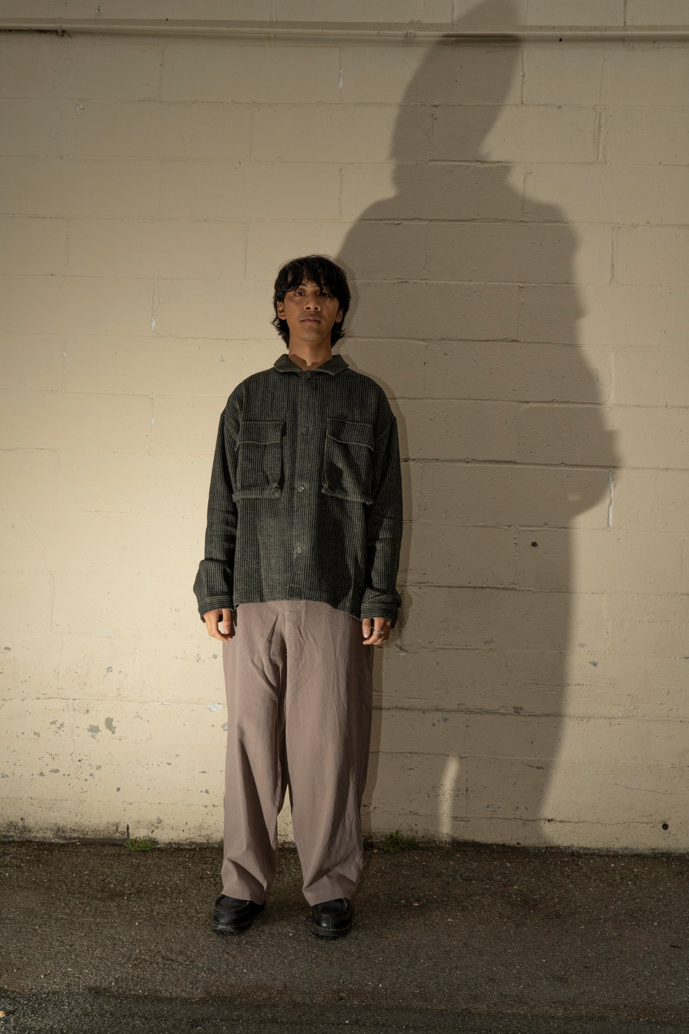SATTA - BOX OVERSHIRT IN CHARCOAL/OLIVE