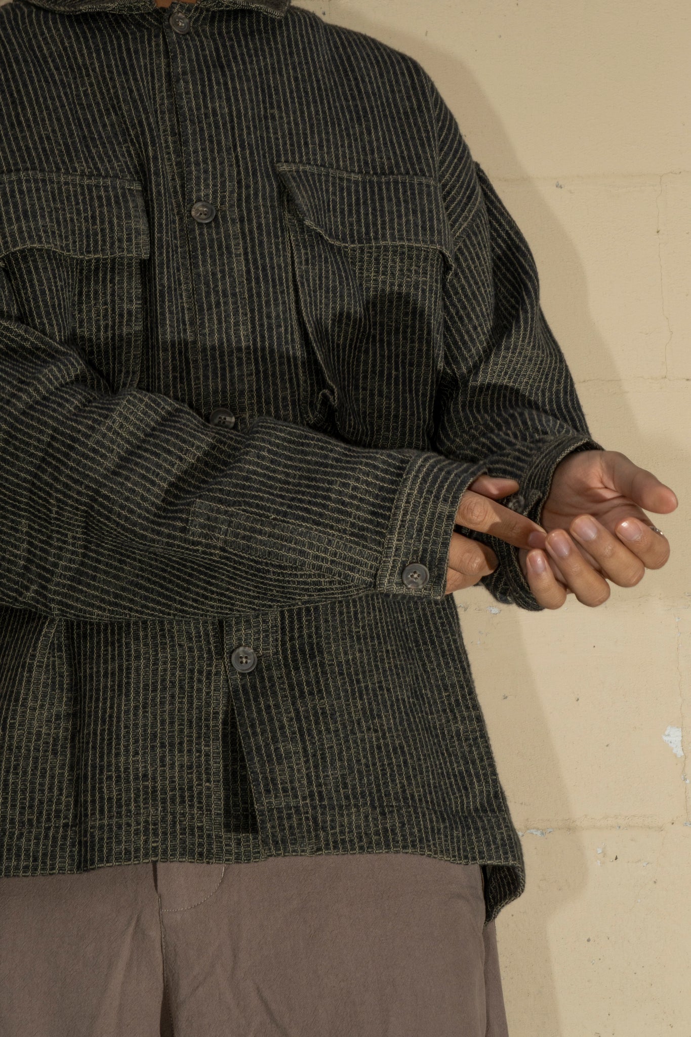SATTA - BOX OVERSHIRT IN CHARCOAL/OLIVE