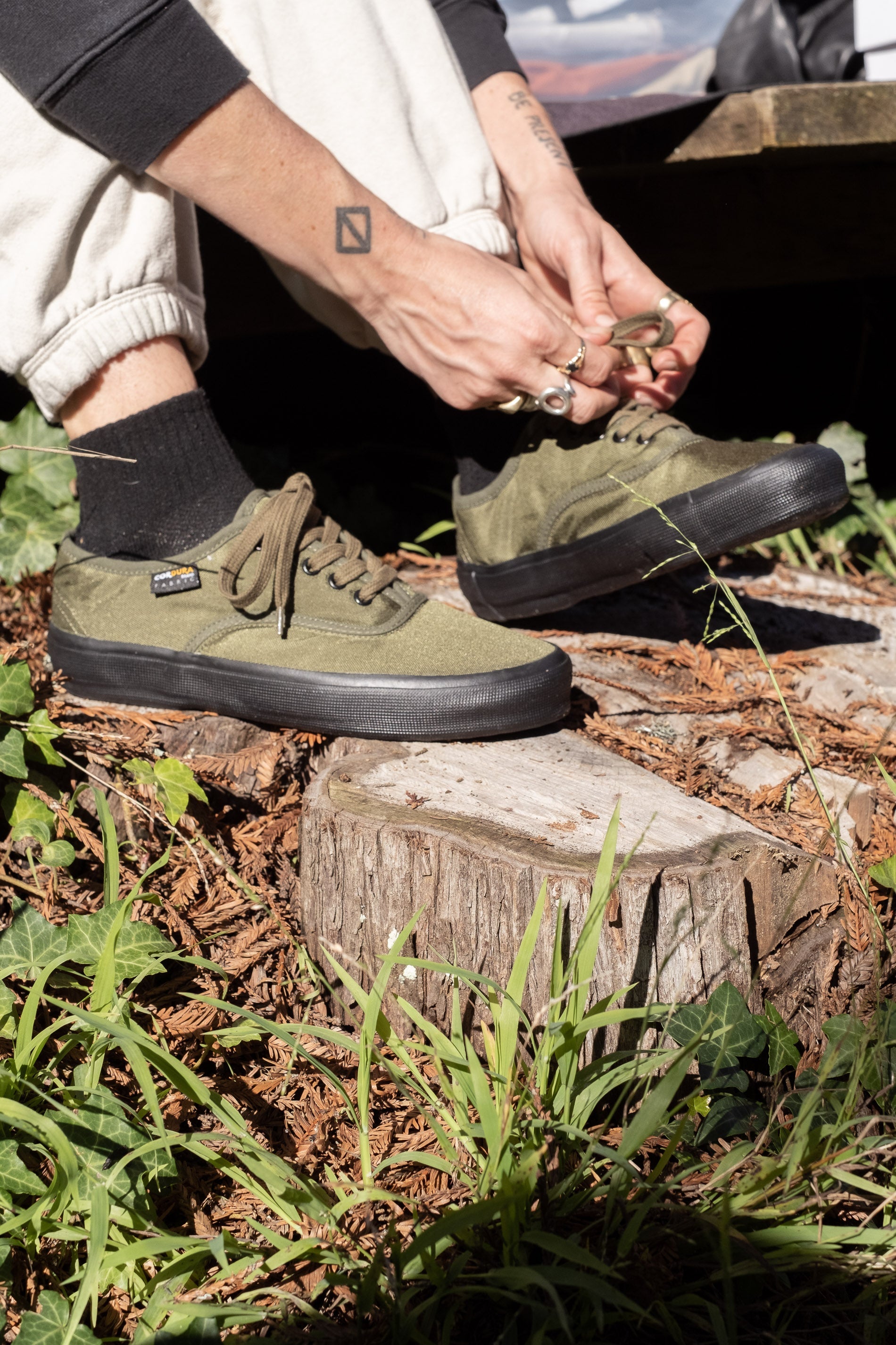 U.S. NAVY MILITARY TRAINER IN OLIVE/BLACK – understory-shop