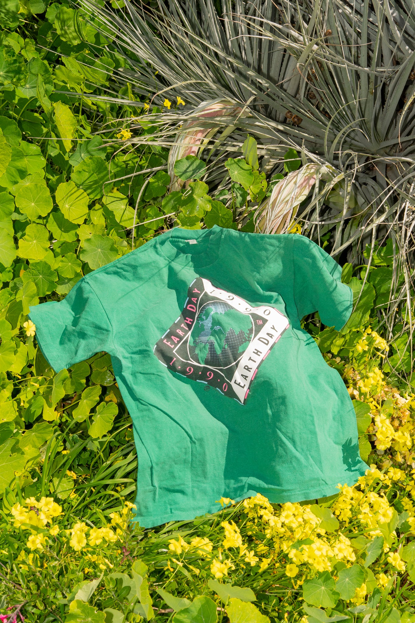 understory-shop - VINTAGE - VTG 90s EARTH DAY GREEN TEE