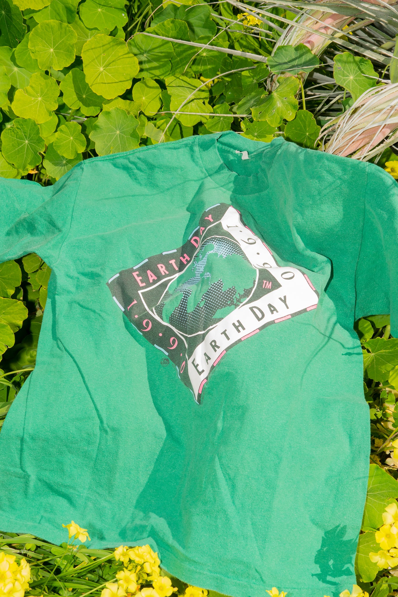 understory-shop - VINTAGE - VTG 90s EARTH DAY GREEN TEE