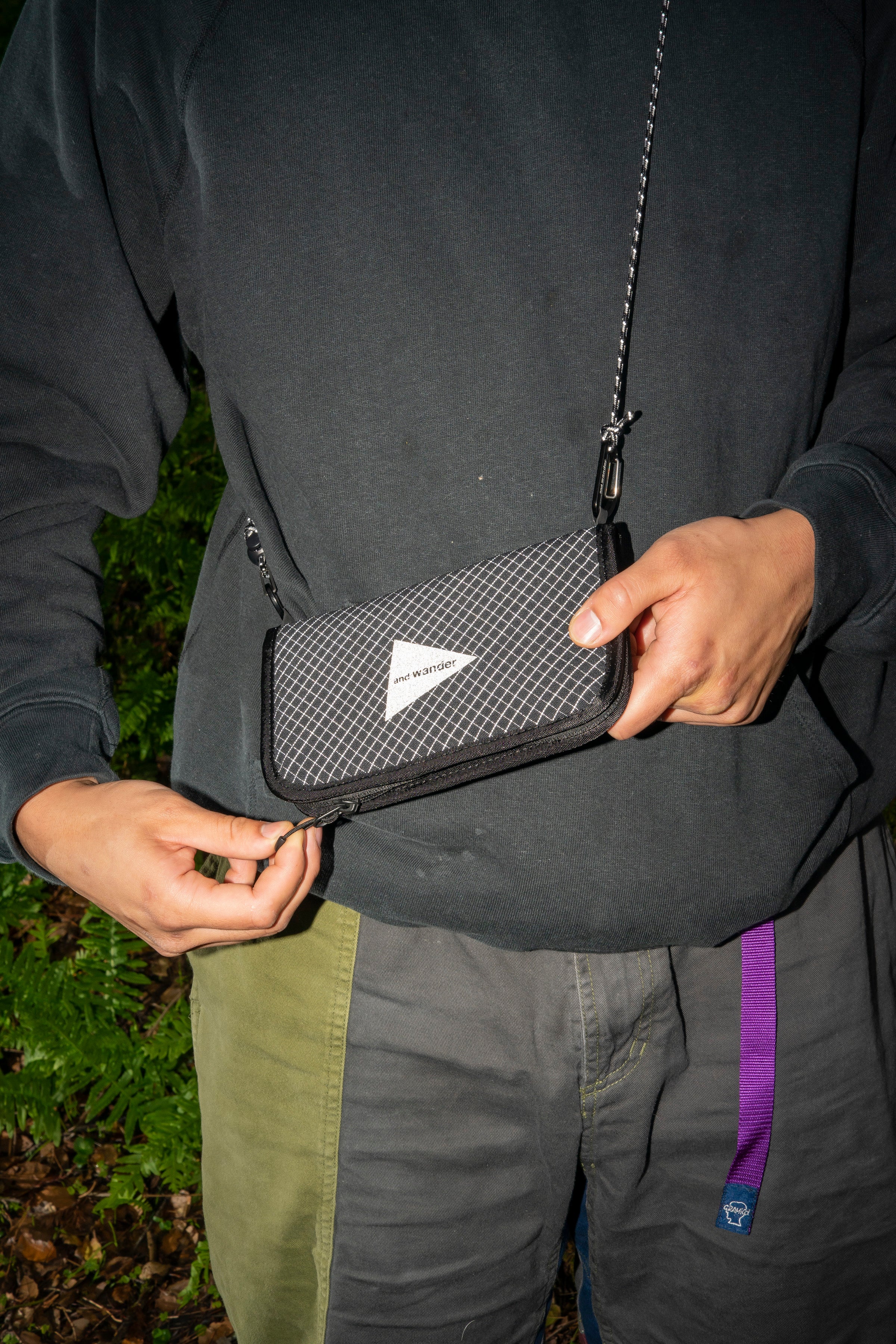 高評価アイテム AND WANDER - REFLECTIVE RIP POUCH – understory-shop バッグ